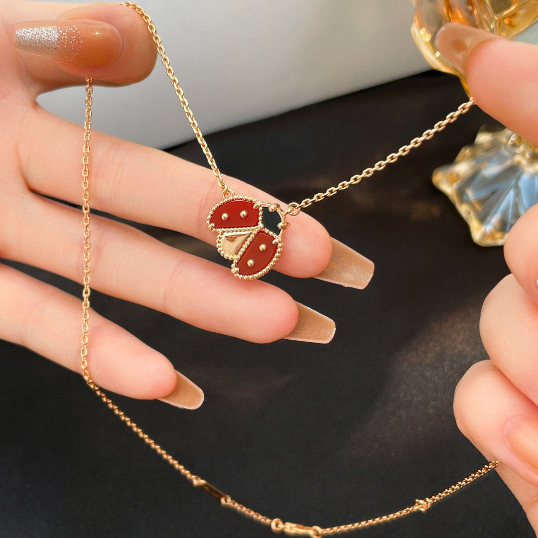[Lora]LUCKY  CARNELIANS LADYBUG NECKLACE