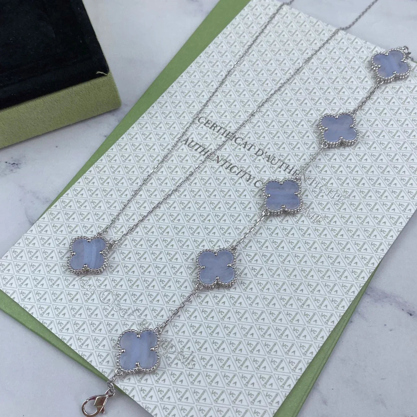 [Lora] CLOVER 5 MOTIF PURPLE CHALCEDONY BRACELET COLLECTION