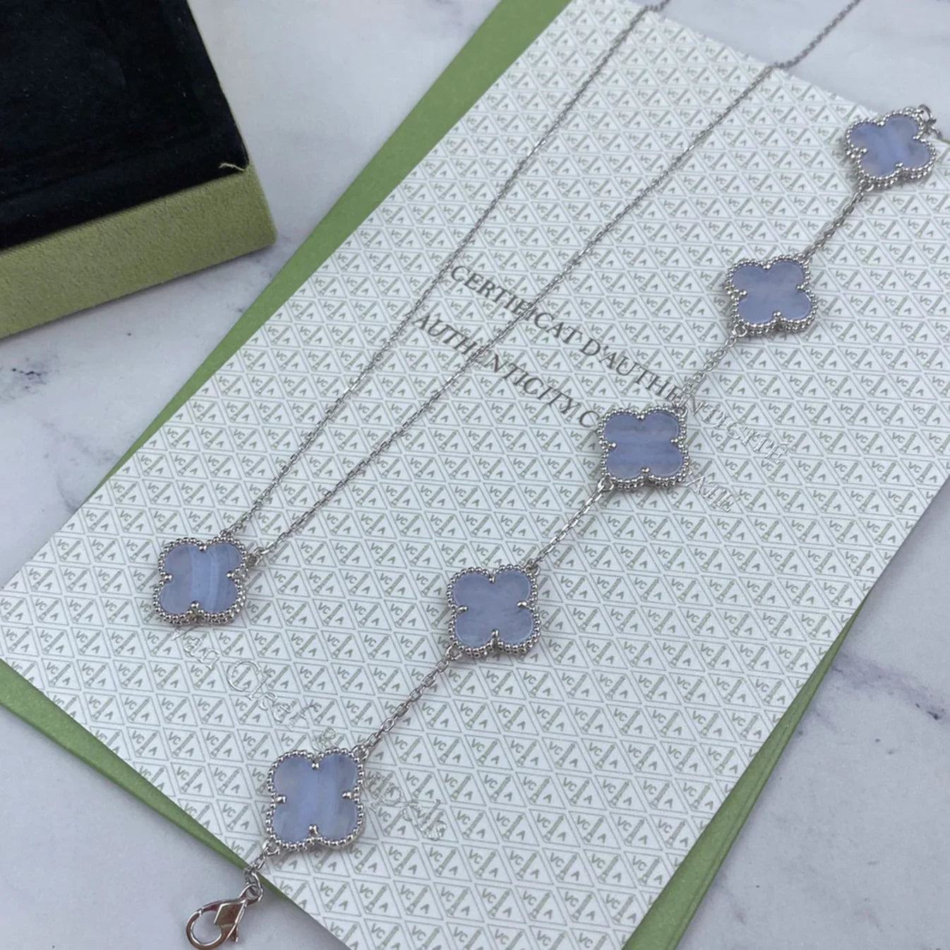 [LORA] CLOVER 5 MOTIF PURPLE CHALCEDONY BRACELET COLLECTION