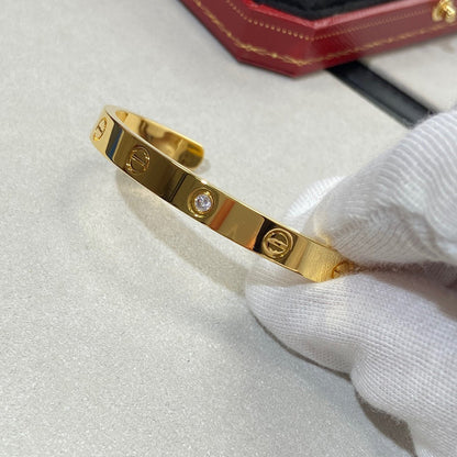[LORA] LOVE BRACELET 6.1MM 1 DIAMOND OPEN CUFF