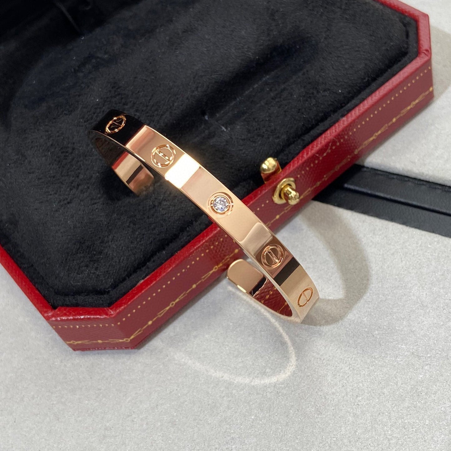 [LORA]LOVE BRACELET 6.1MM 1 DIAMOND OPEN CUFF