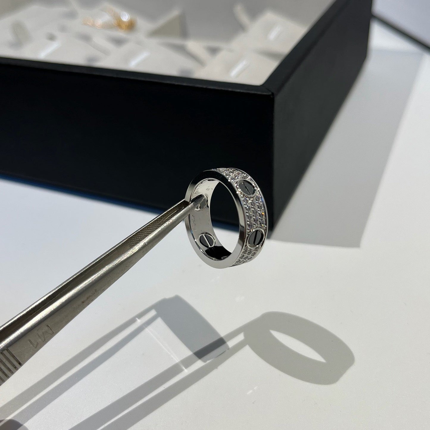 [LORA] LOVE RING 5.5MM DIAMONDS PAVED CERAMIC