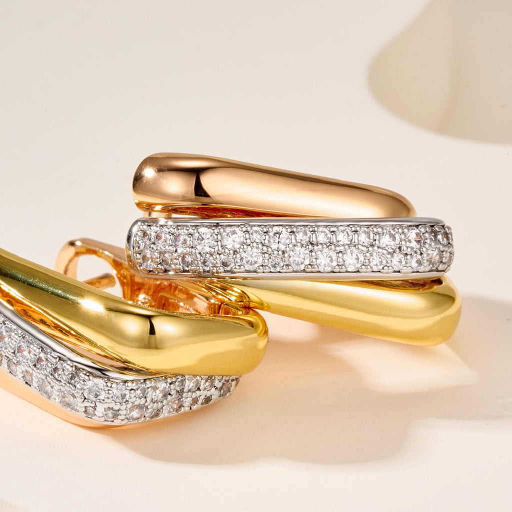 [LORA] TRINITY HALF DIAMOND  CUSHION EARRINGS
