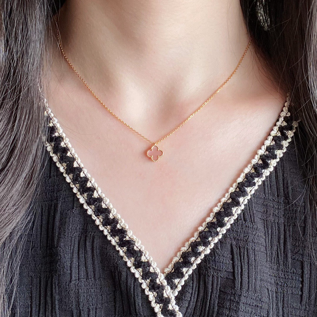 [LORA]CLOVER 9.5MM PINK MOTHER OF PEARL SINGLE FLOWER NECKLACE