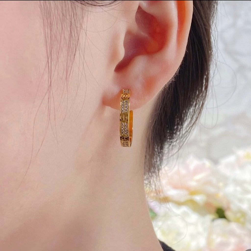 [LORA] LOVE EARRINGS 3.6MM DIAMOND PAVED