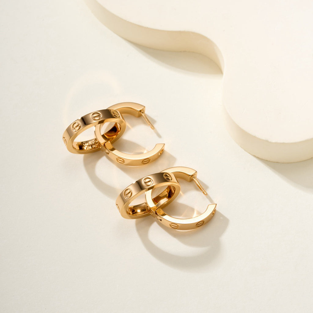 [LORA] LOVE 3.3MM DANGLE HALF DIAMOND EARRINGS