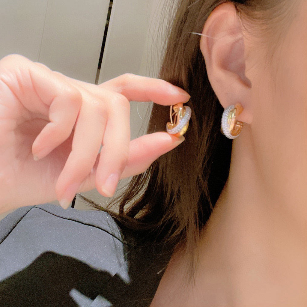 [LORA] TRINITY HALF DIAMOND  CLASSIC EARRINGS