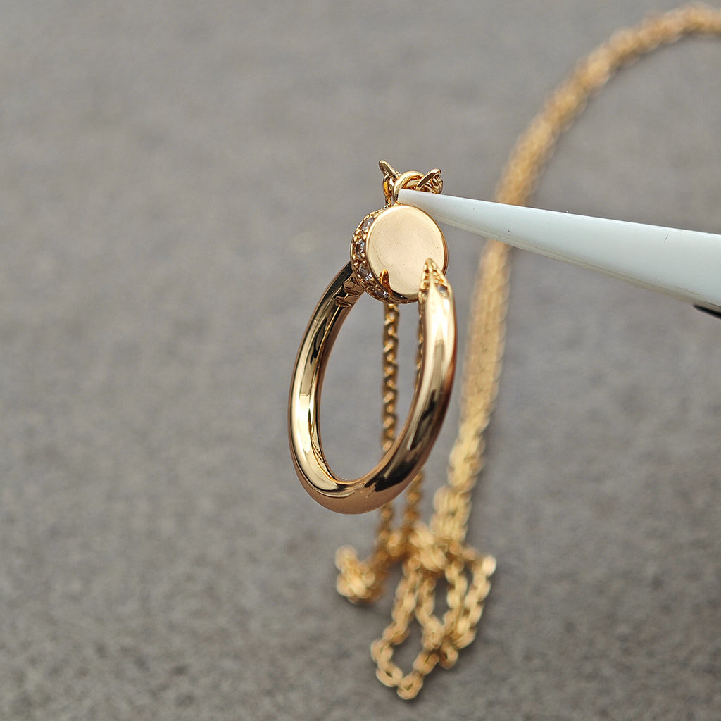 [LORA] JUSTE NECKLACE HALF DIAMOND