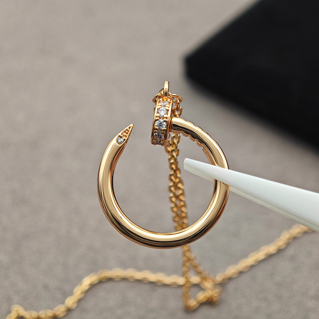 [LORA] JUSTE NECKLACE HALF DIAMOND