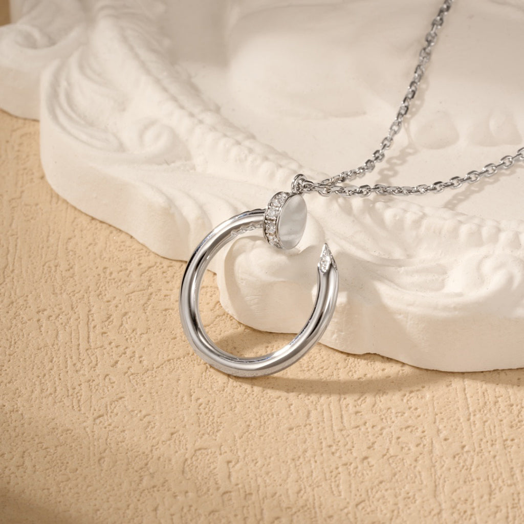 [LORA] JUSTE NECKLACE HALF DIAMOND