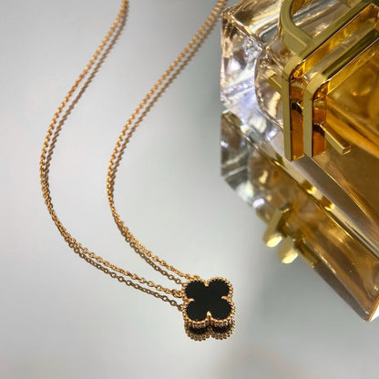 [LORA]CLOVER 15MM BLACK ONYX SINGLE FLOWER NECKLACE