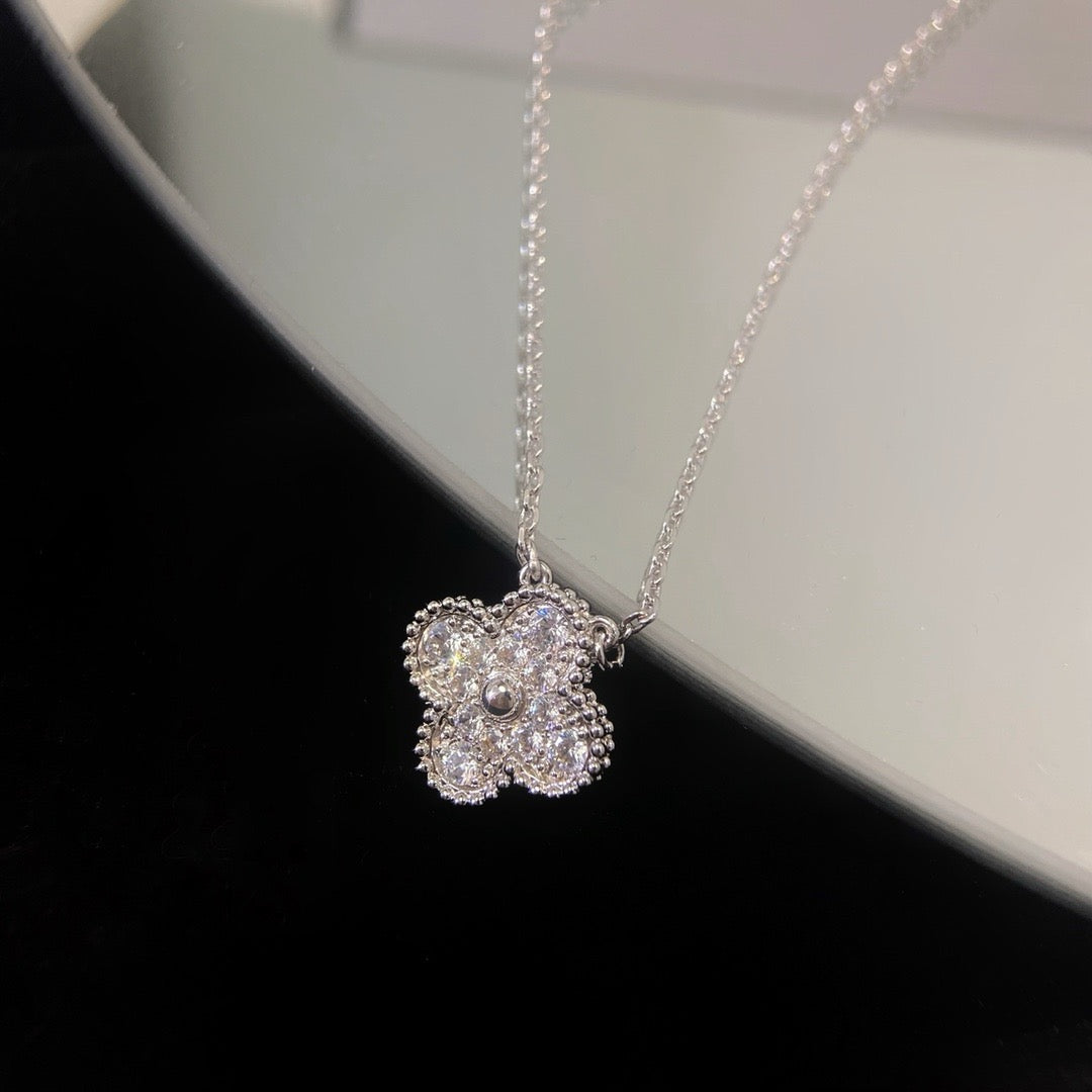 [LORA]CLOVER 15MM DIAMOND SINGLE FLOWER NECKLACE
