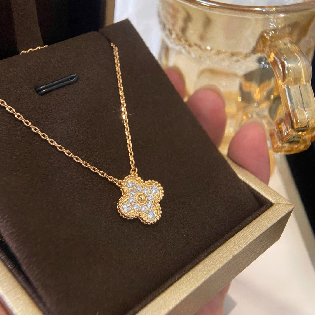 [LORA]CLOVER 15MM DIAMOND SINGLE FLOWER NECKLACE