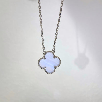 [LORA]CLOVER 15MM BLUE CHALCEDONY NECKLACE SILVER