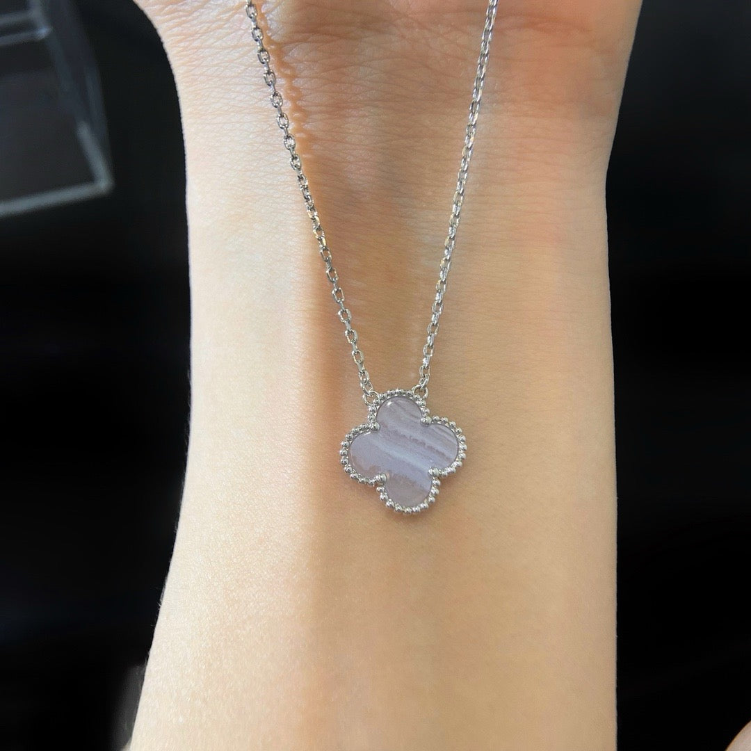 [LORA]CLOVER 15MM BLUE CHALCEDONY NECKLACE SILVER