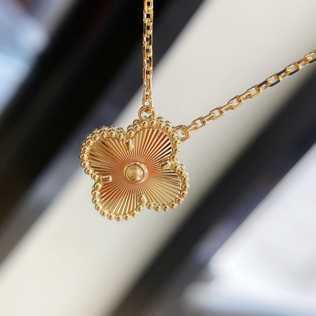 [LORA]CLOVER 15MM LASER NECKLACE