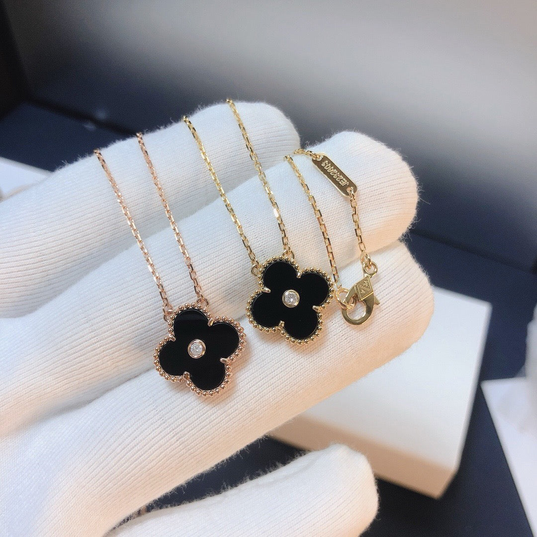 [LORA]CLOVER 15MM DIAMOND ONYX NECKLACE