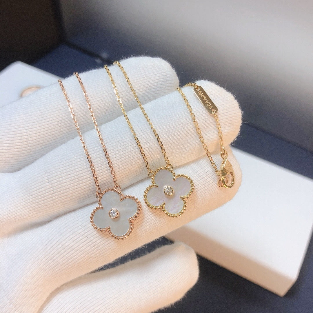 [LORA]CLOVER 15MM DIAMOND WHITE FRITILLARIA NECKLACE