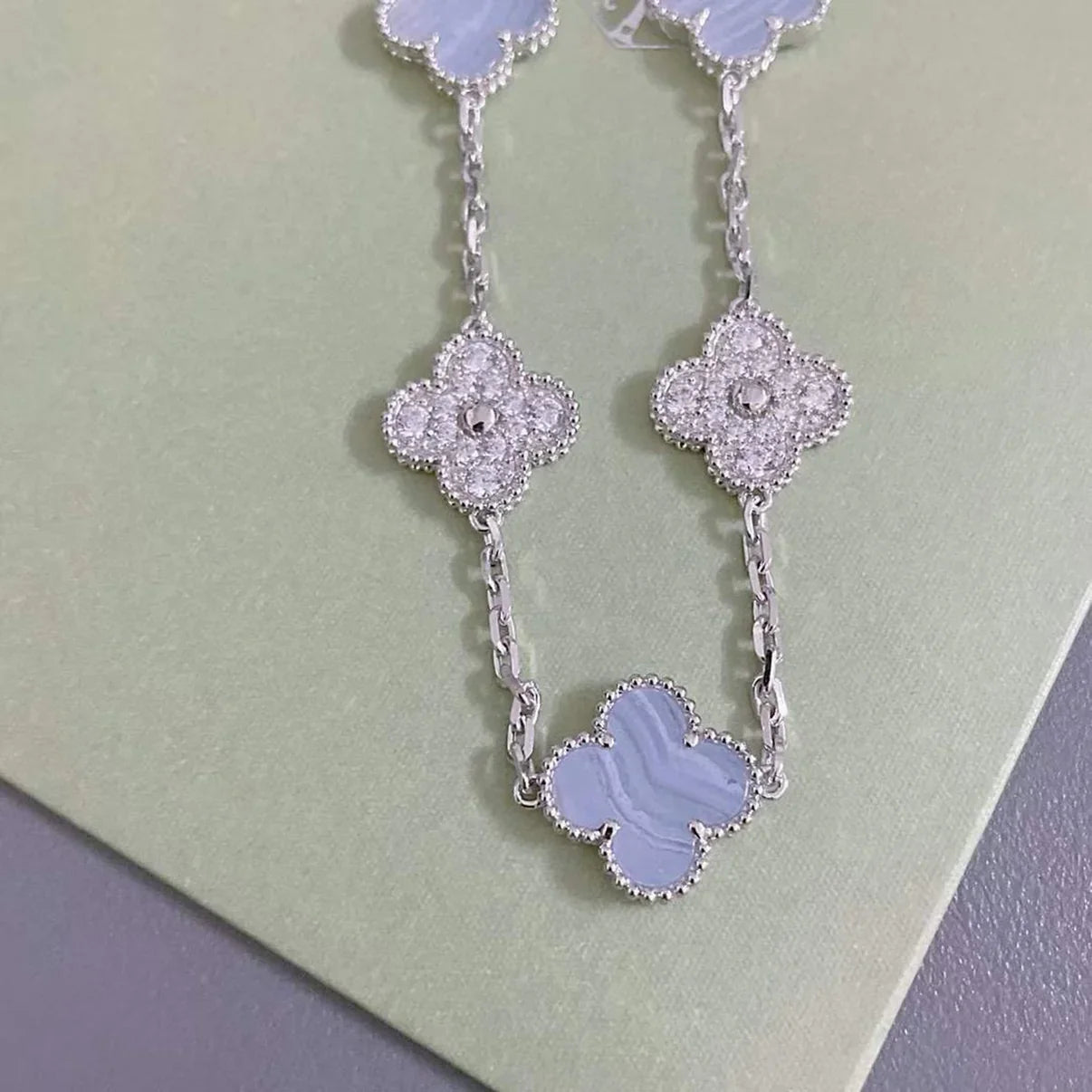 [LORA] CLOVER 5 MOTIF PURPLE CHALCEDONY BRACELET COLLECTION