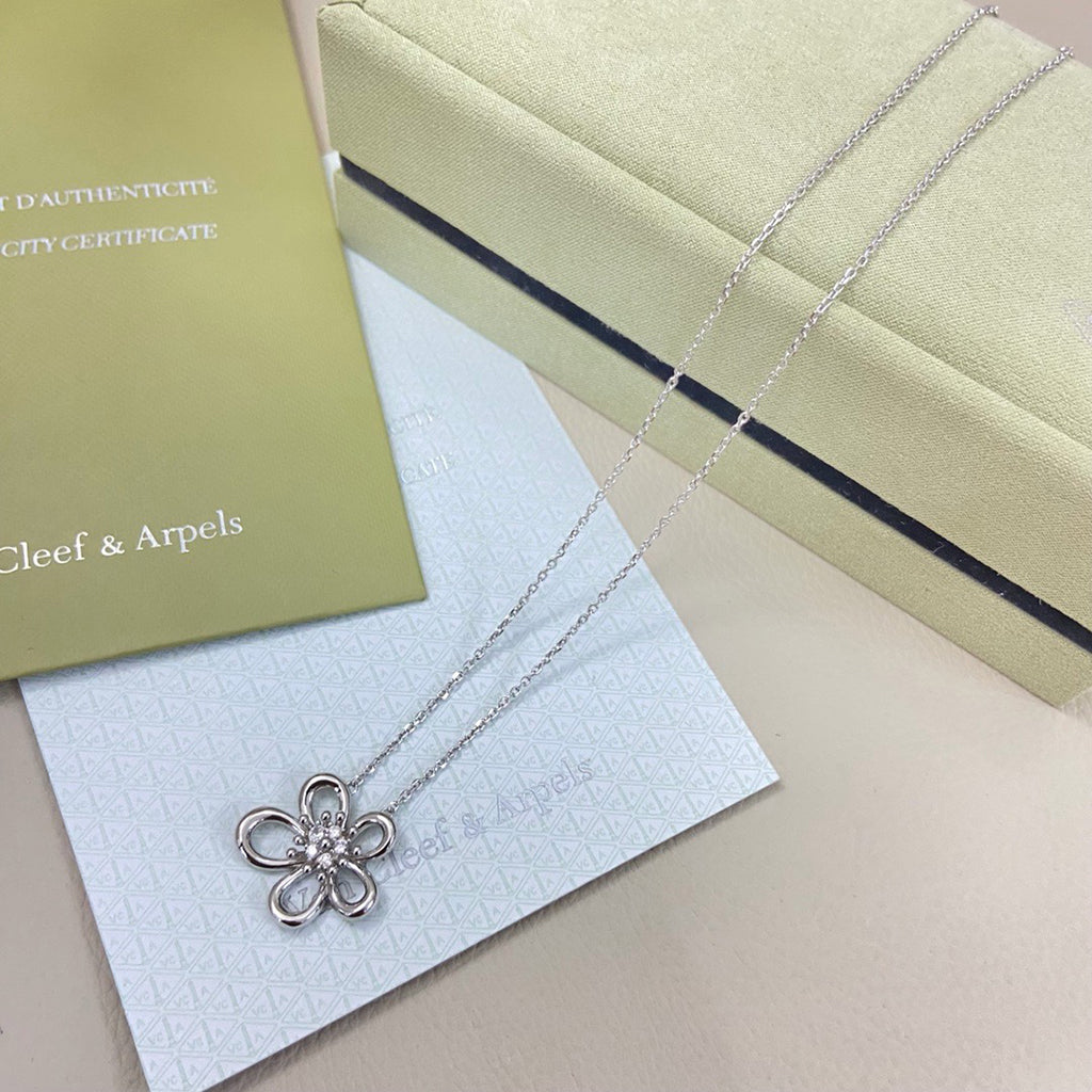 [LORA]FLOWERLACE NECKLACE 5 DIAMONDS