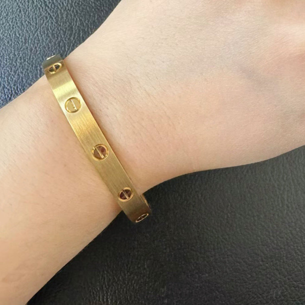 [LORA] LOVE BRACELET 6.1MM BRUSHED
