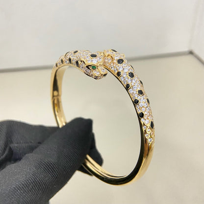 [LORA] PANTHERE DOUBLE HEADED HALF DIAMOND OPEN BRACELET