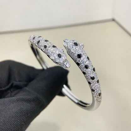 [LORA] PANTHERE DOUBLE HEADED HALF DIAMOND OPEN BRACELET
