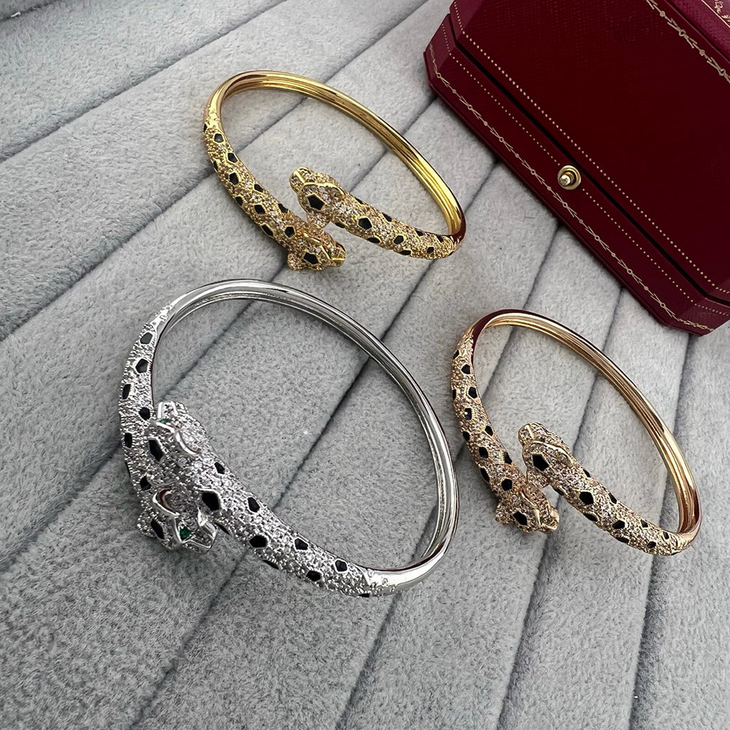 [LORA] PANTHERE DOUBLE HEADED HALF DIAMOND OPEN BRACELET