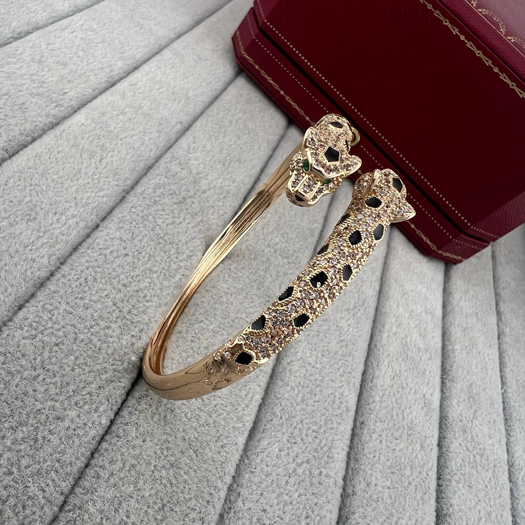 [LORA] PANTHERE DOUBLE HEADED HALF DIAMOND OPEN BRACELET