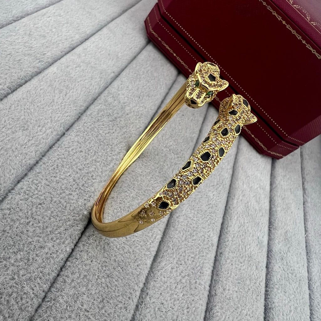 [LORA] PANTHERE DOUBLE HEADED HALF DIAMOND OPEN BRACELET