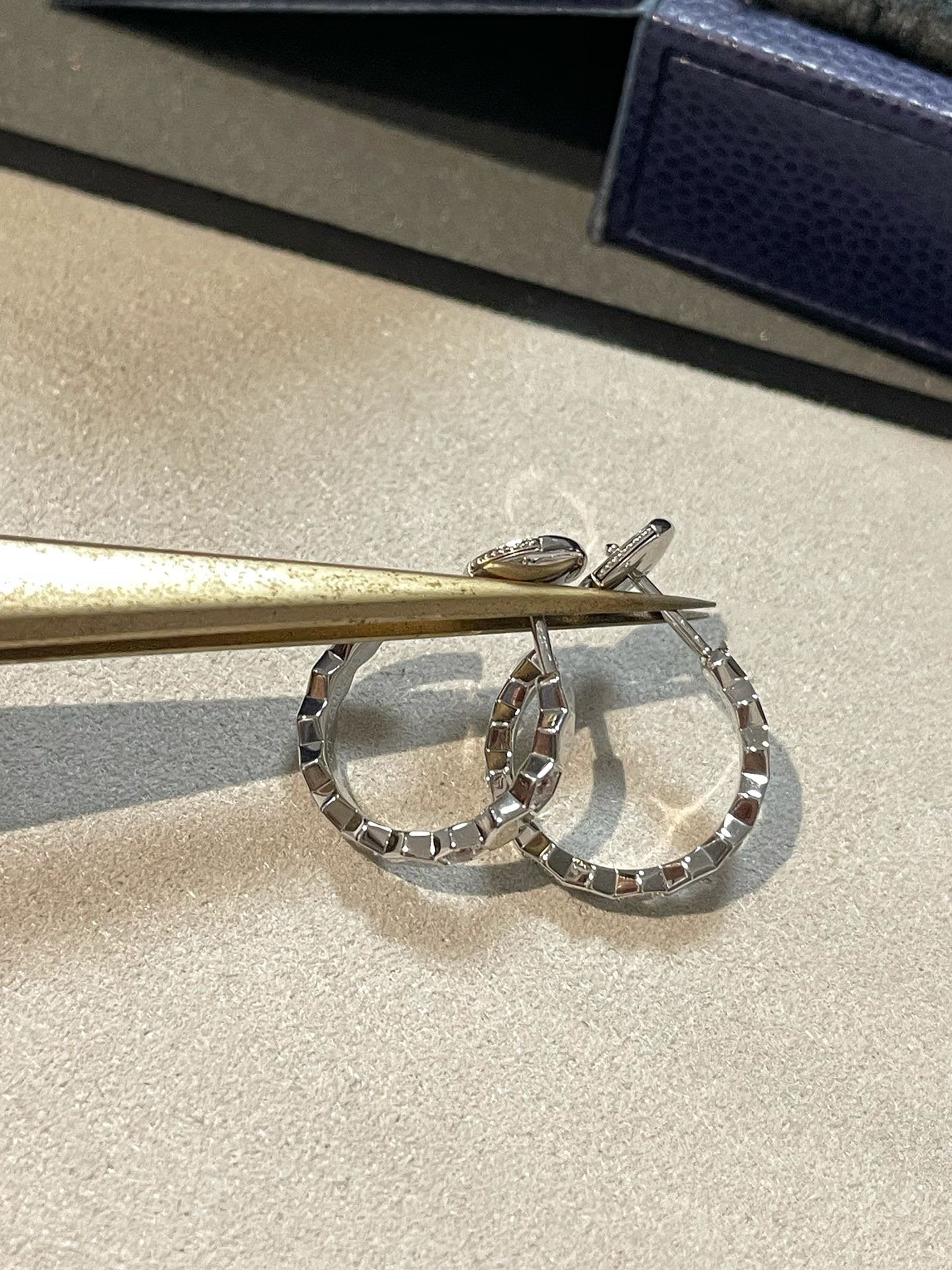 [LORA]Hollow Design Four-Leaf Clover Flower Shape Ring