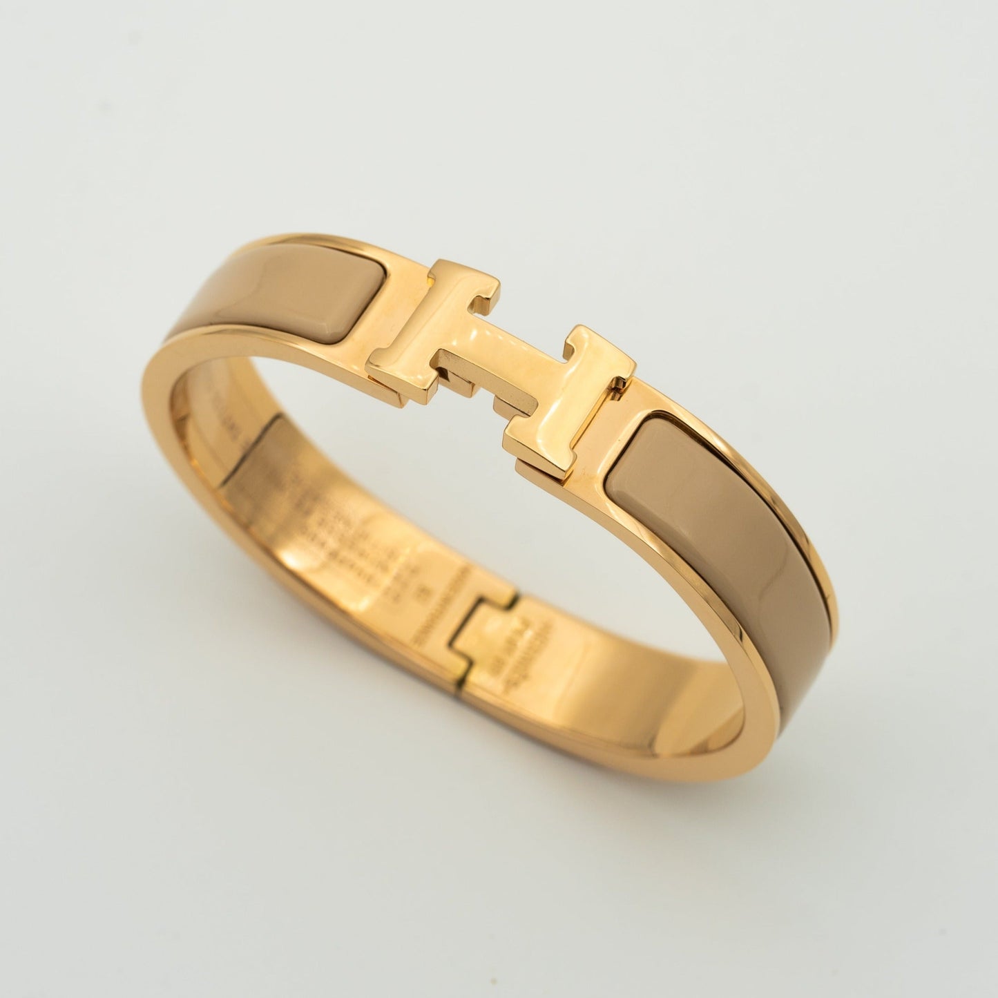 [LORA]H GREY BRACELET