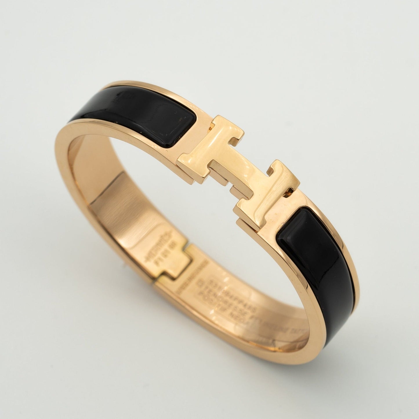 [LORA]H BLACK BRACELET