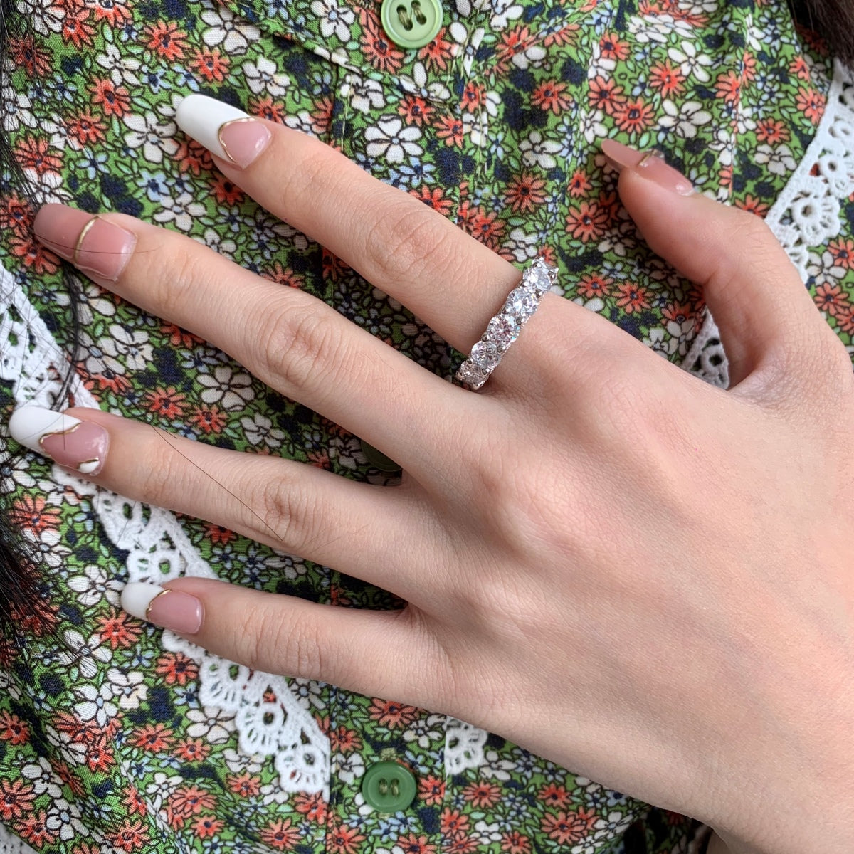 [LORA]Gorgeous Round Cut Tennis Ring