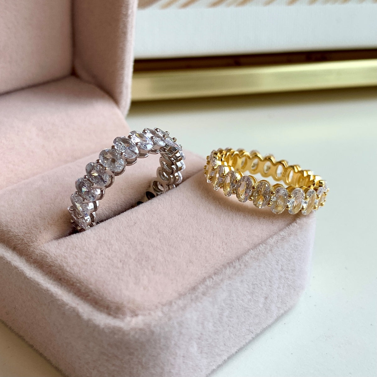 [LORA]Ornate Oval Cut Tennis Ring