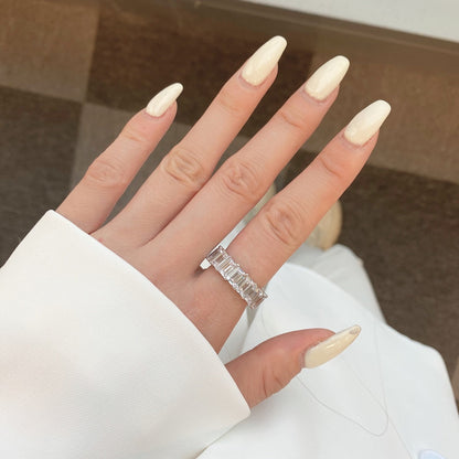 [LORA]0.75 Carat Elegant Emerald Cut Tennis Ring
