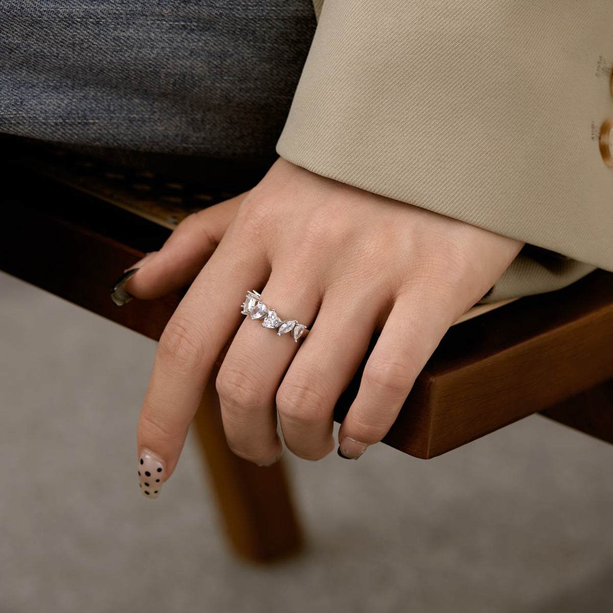 [LORA]Delicate Multi Cut Ring