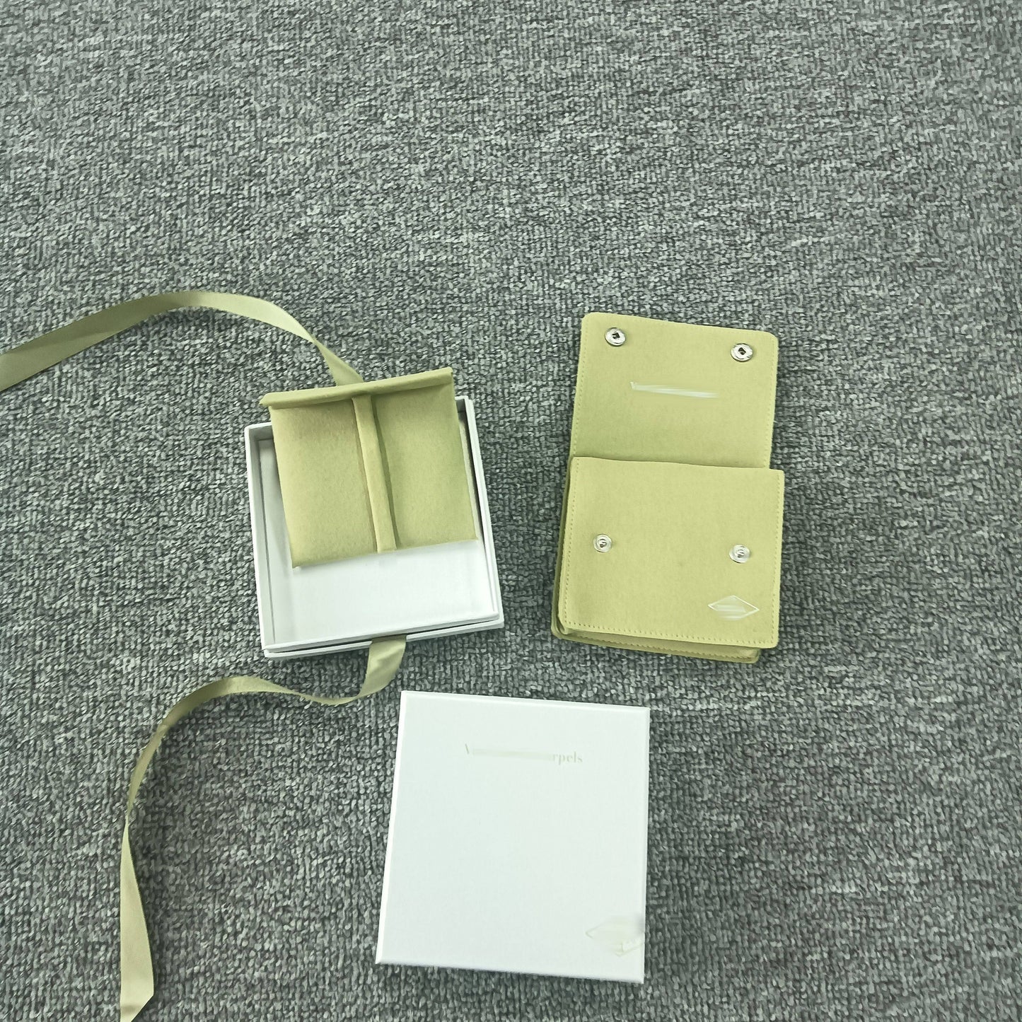 [LORA]VA CLOVER BOX GIFT BAG
