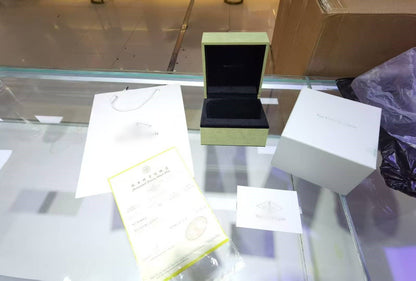 [LORA]VA CLOVER BOX GIFT BAG