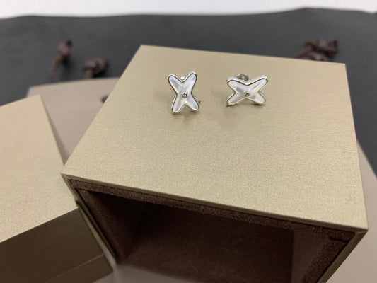 [LORA]JEUX DE WHITE MOP SILVER DIAMOND EARRINGS