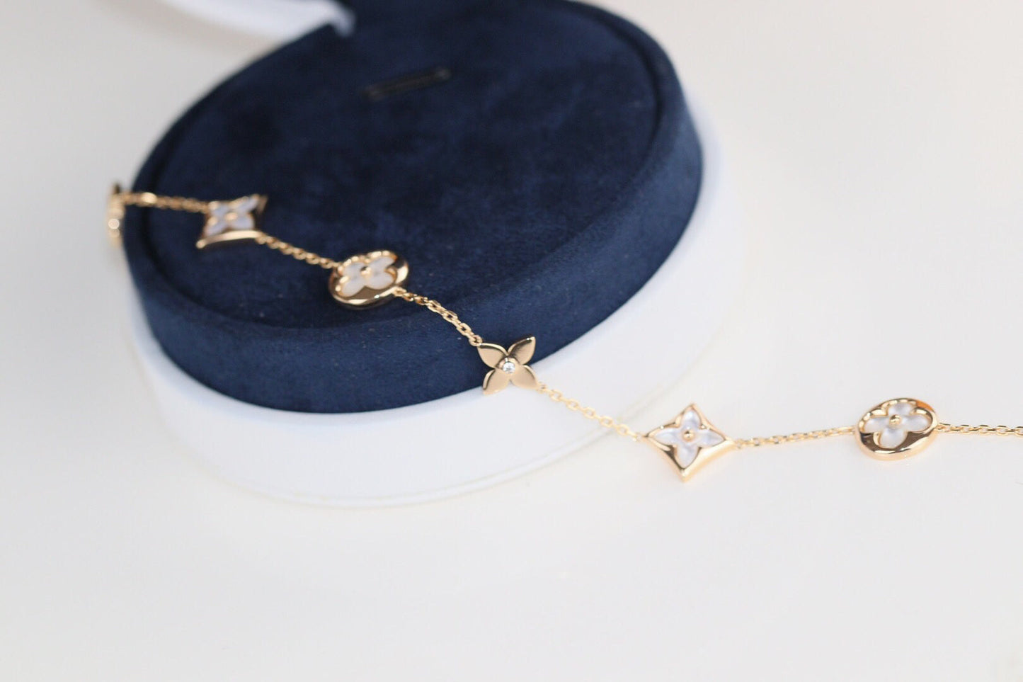 [LORA]LEAF CLOVER BRACELET