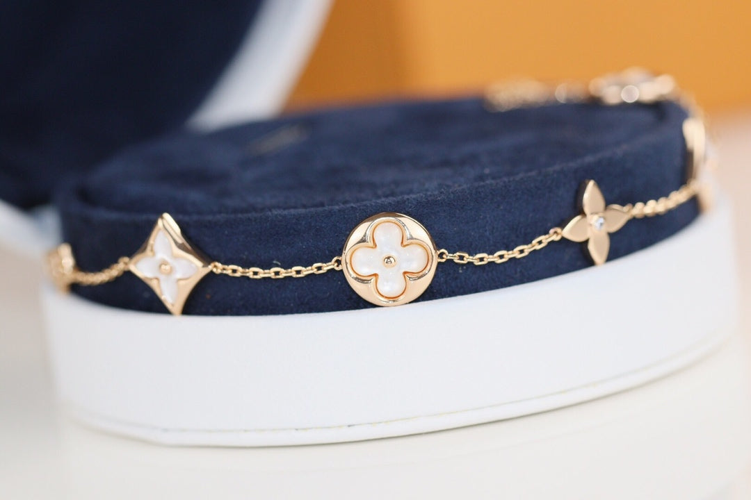 [LORA]LEAF CLOVER BRACELET
