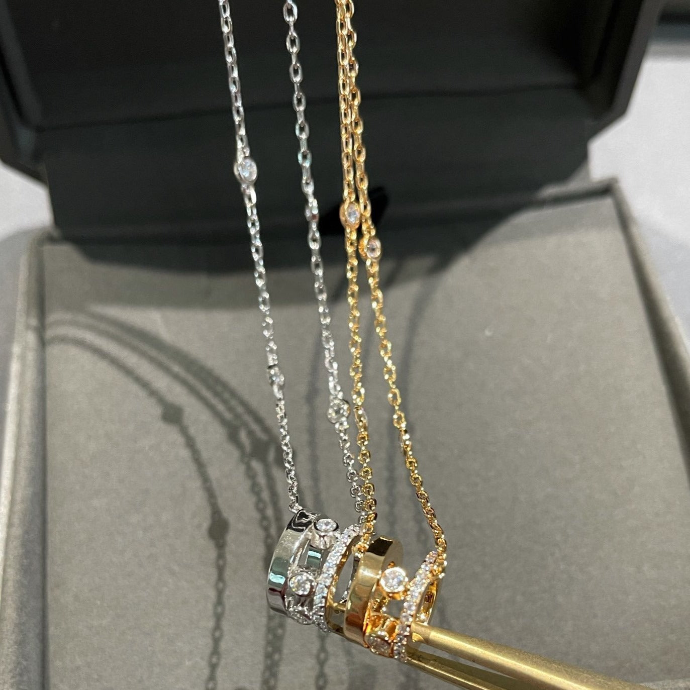 [LORA] CHAIN MOVE ROMANE PEDAND NECKLACE