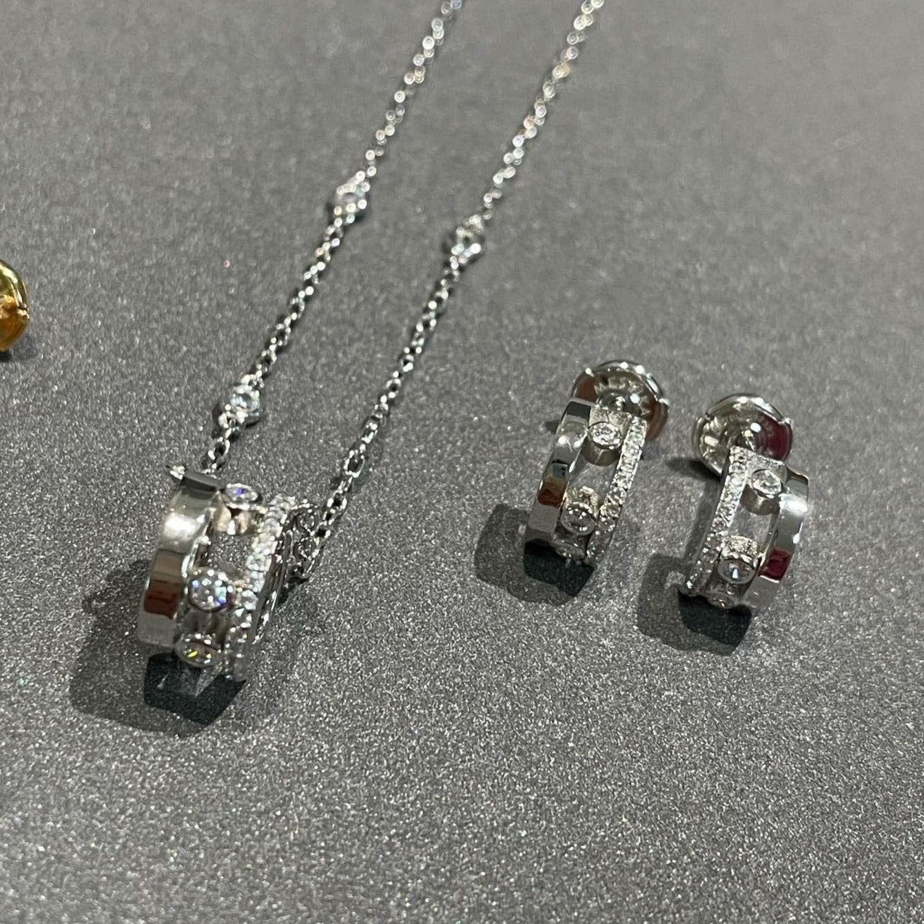 [LORA] CHAIN MOVE ROMANE PEDAND NECKLACE