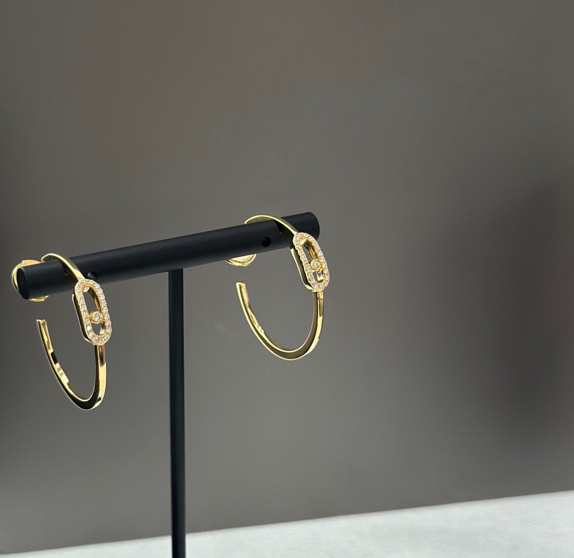 [LORA] CREOLES MOVE UNO PM DIAMOND EARRINGS