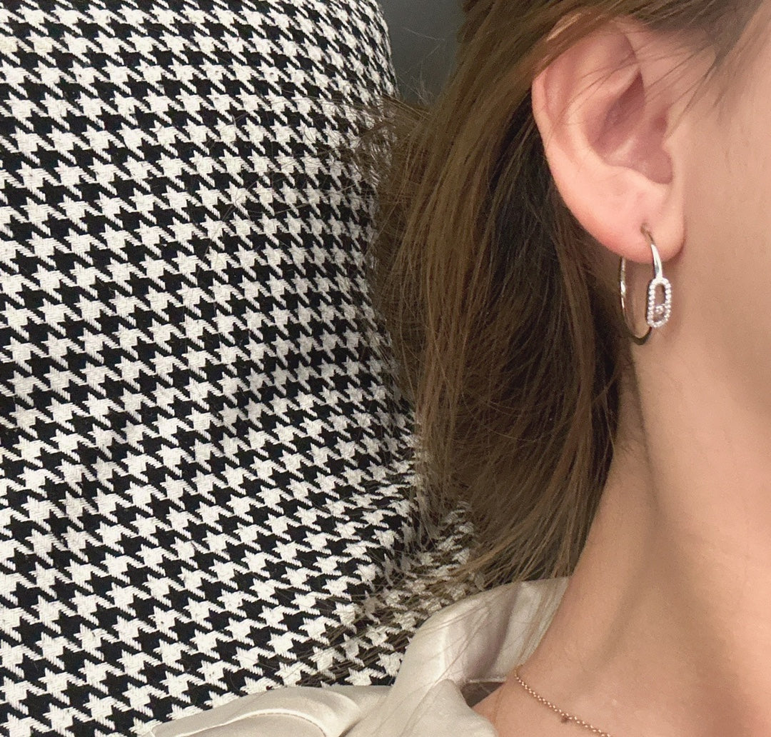 [LORA] CREOLES MOVE UNO PM DIAMOND EARRINGS