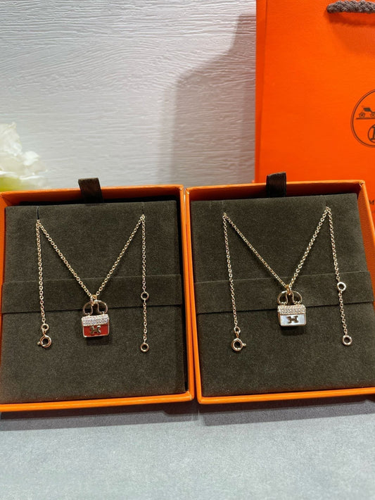 [LORA]H CIRCE MOISSANITE PENDANT NECKLACE GOLD