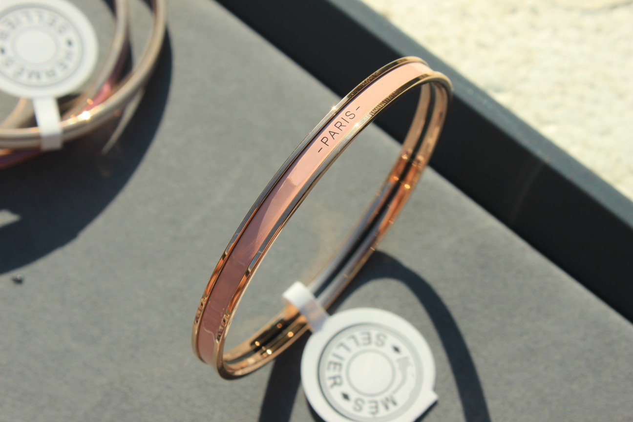 [LORA]HM UNI BANGLE BAG