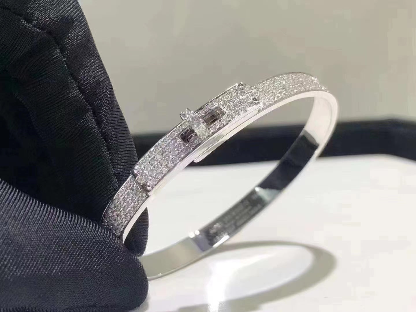 [LORA]HM KELLY BRACELET IN SILVER AND FULL PAVE DIAMOND
