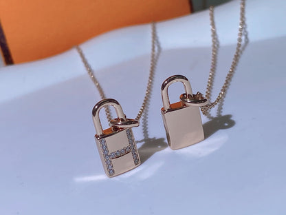 [LORA]HM ADVANCED NICHE LOCK HEAD NECKLACE DIAMONDS